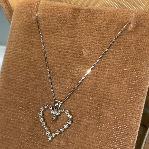 Solid Stamped 14K White Gold Natural Diamond Heart Pendant Box Chain Necklace - Picture 10 of 15